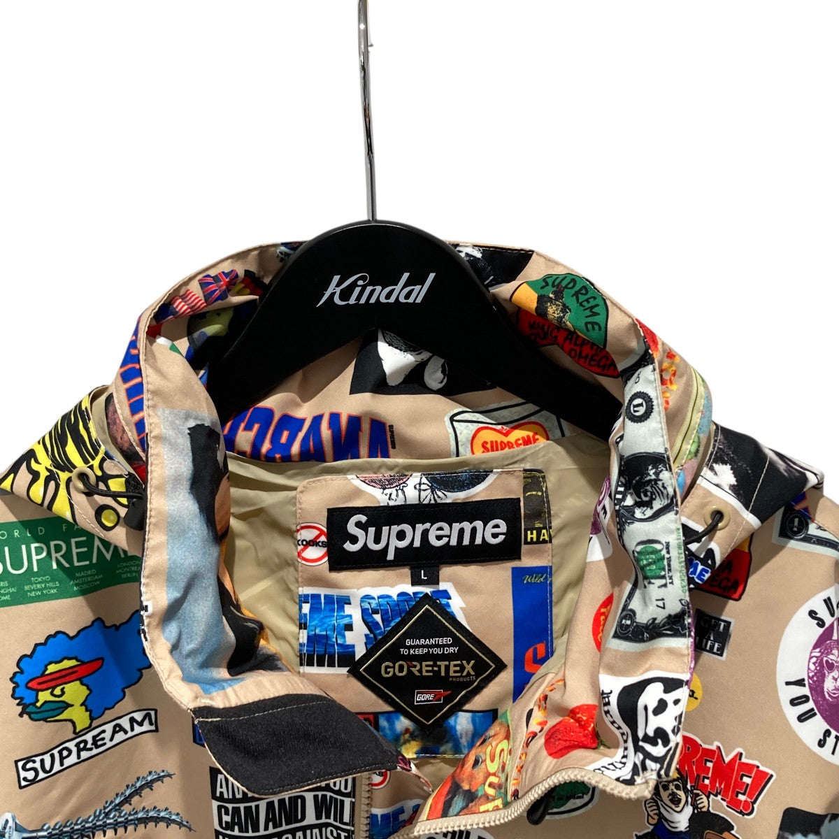 Supreme(シュプリーム) GORE-TEX Stickers Shell Jacket総柄ジップ