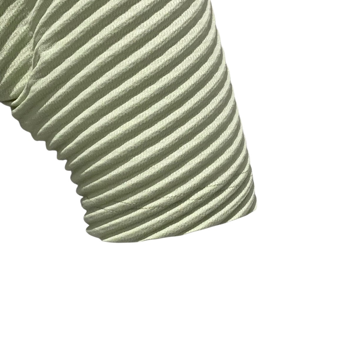 HOMME PLISSÉ ISSEY MIYAKE カットソー ライムグリーン HOMME PLISSÉ ISSEY MIYAKE SPRING SUMMER 2023 コレクション29