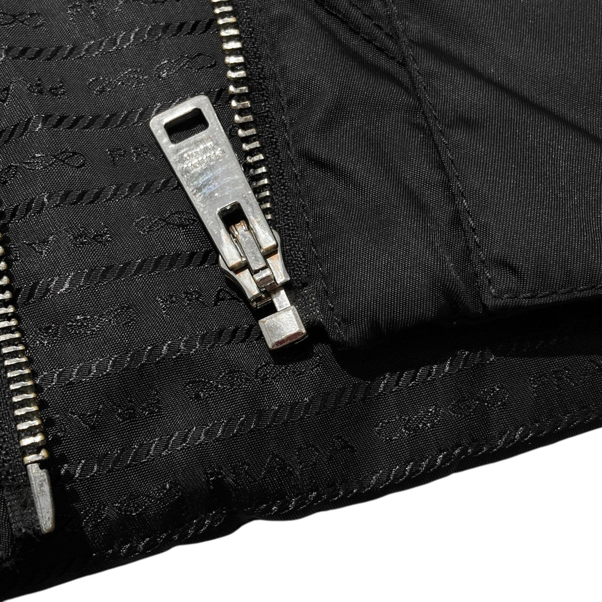 PRADA(プラダ) トライアングルロゴ ナイロンベストSGB315 SGB315