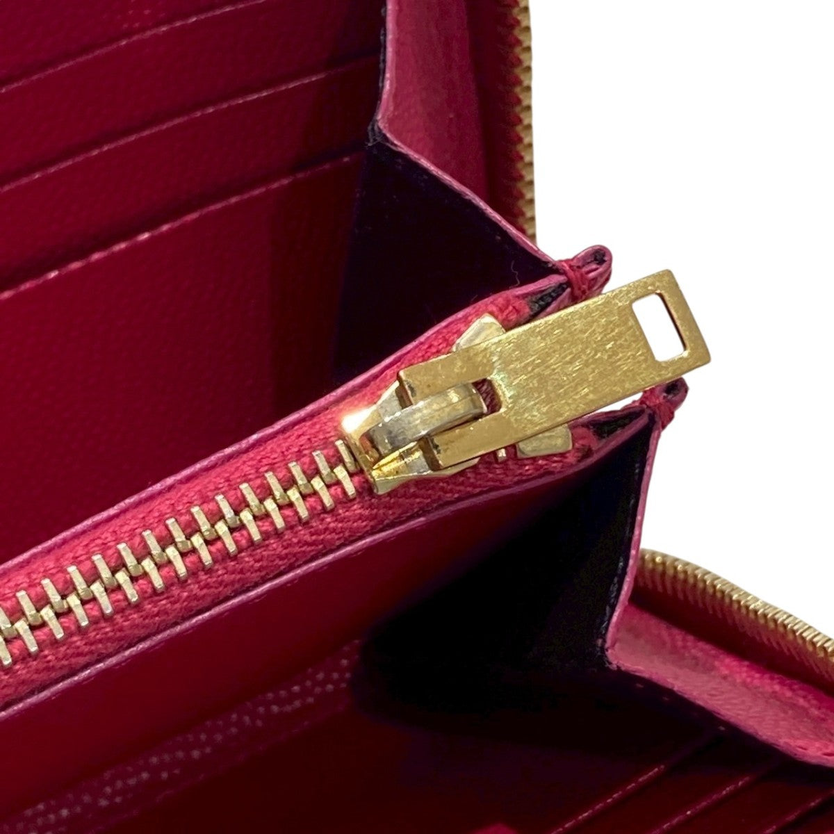 Yves Saint Laurent(イヴサンローラン) 長財布 HPP358094-0117