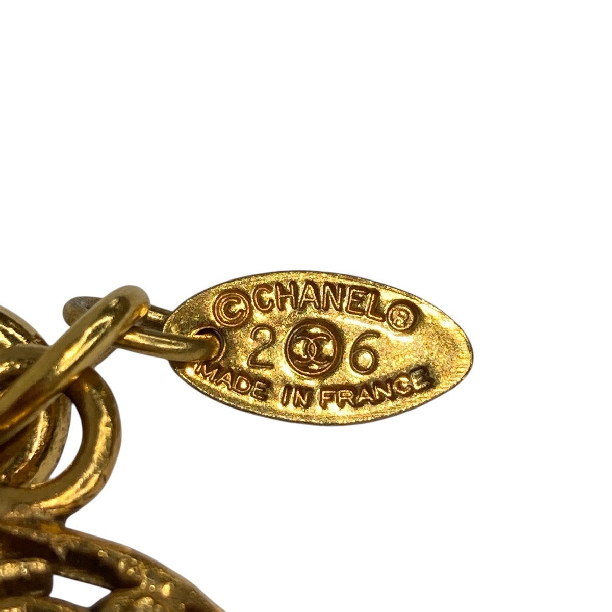CHANEL ヴィンテージ　チェーン　ベルト　ゴールド　セレブ シャネルのヴィンテージ・チェーンベルトでケンダルやブレイク