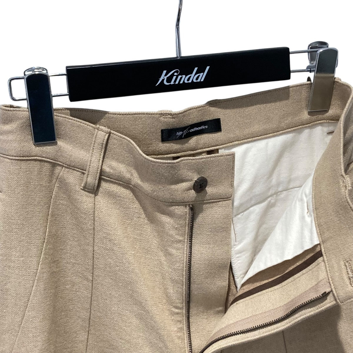 tilt the authentics(チルトザオーセンティックス) パンツ ベージュ