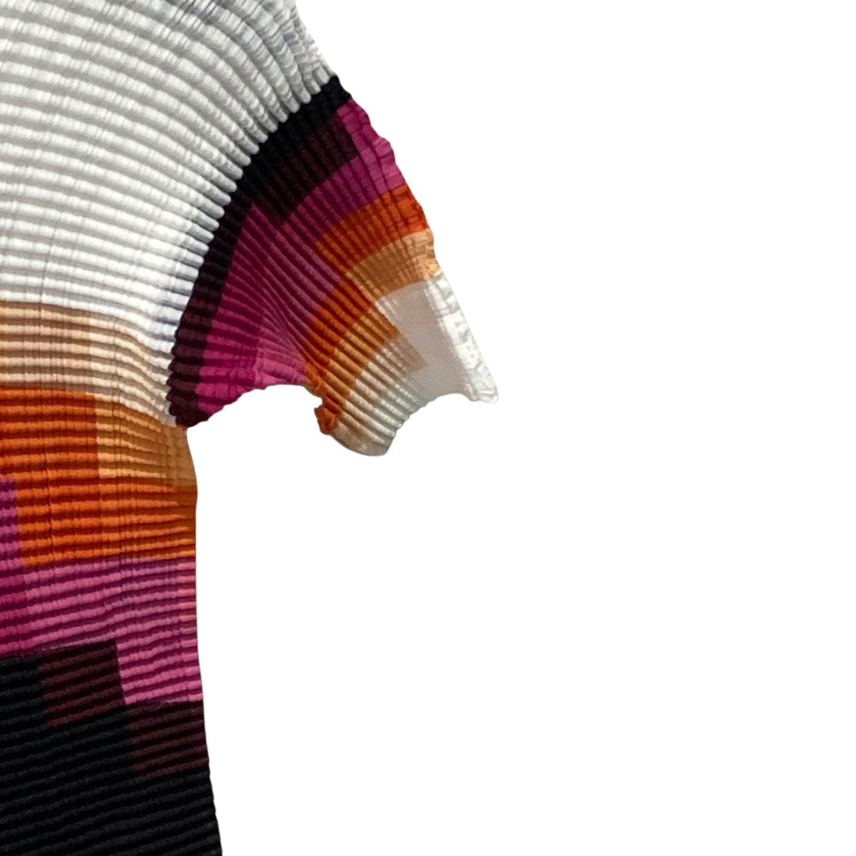 イッセイミヤケ ISSEY MIYAKE 半袖プリーツカットソー MM02FT913 ホワイト サイズ：M ISSEY MIYAKE(イッセイミヤケ) 半袖プリーツカットソーMM02FT913