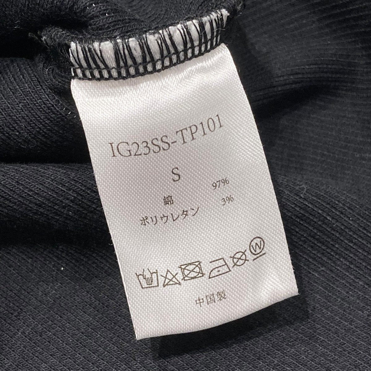タンクトップ