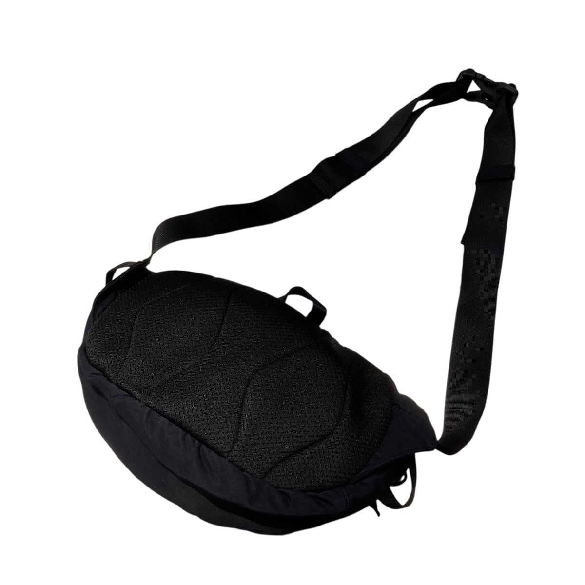 C．P COMPANY(シーピーカンパニー) ボディーバッグ18CMAC112A