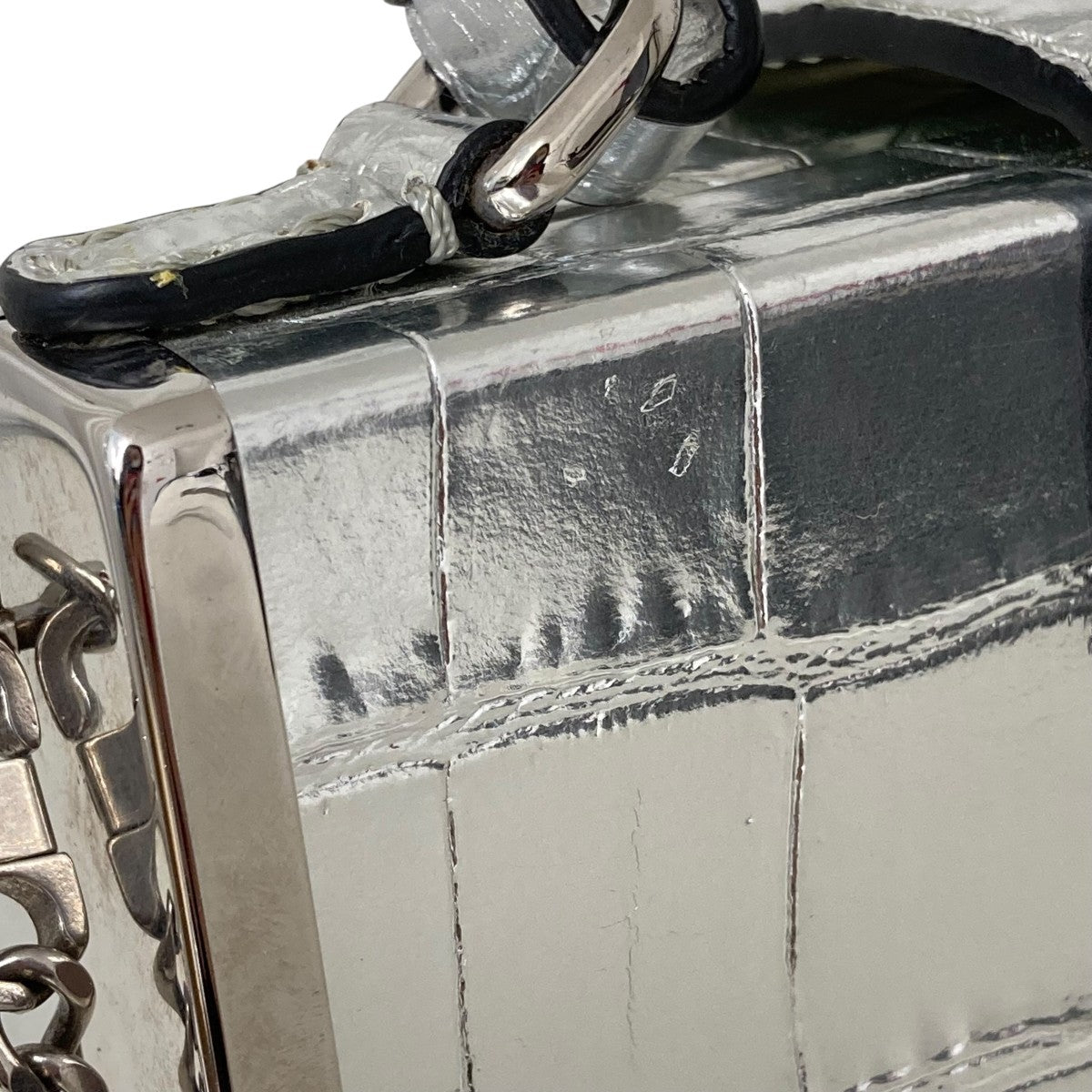 チェーンショルダーバッグ