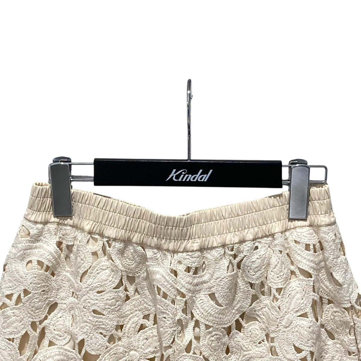 MONCLER Cotton shorts lace detailingショートパンツk10932b00018 古着・中古-3枚目のアイテム画像