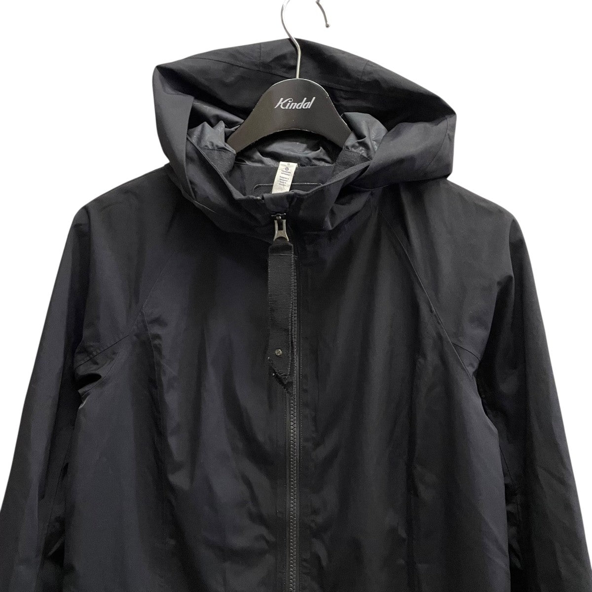 新品で定価以下！　ルルレモン lululemon フード付ジャケット　未使用品 LULULEMON(ルルレモン) ジャケット ブラック サイズ 6｜【公式