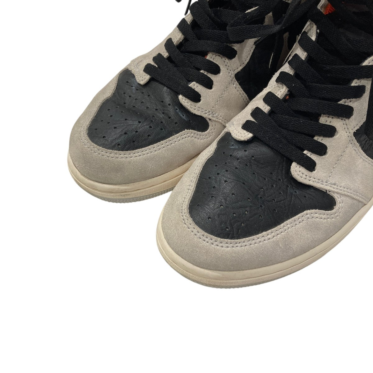 HIGH OG Neutral Grey and Hyper Crimson and Blackエアジョーダン1 レトロ ハイ OG スニーカー555088-018