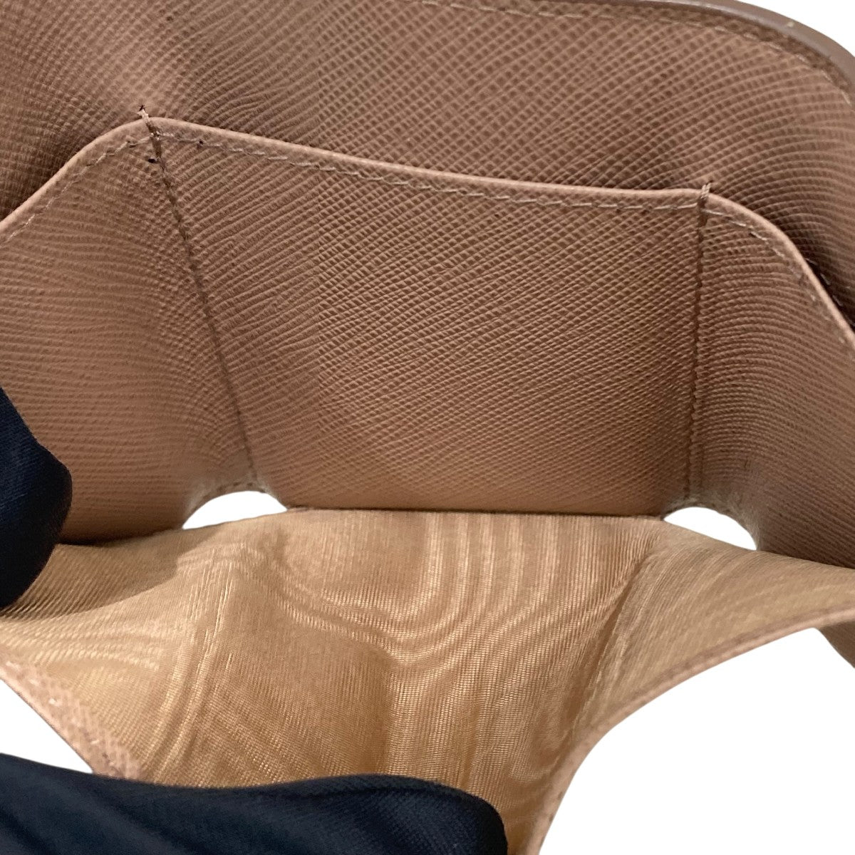 SAFFIANO TRIANGOLO財布