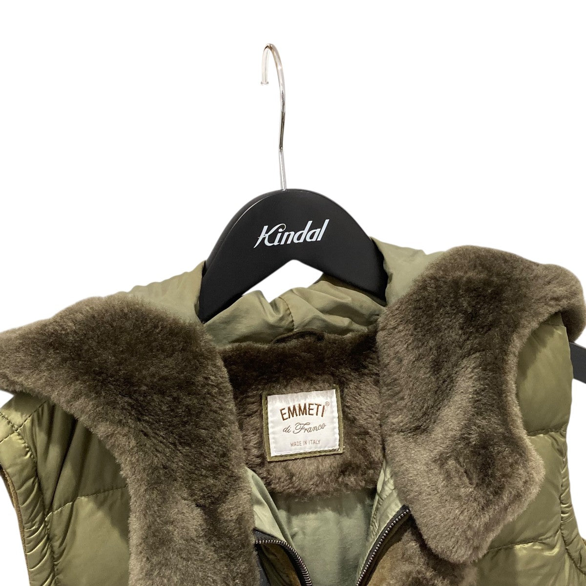 EMMETI(エンメティ) DANIEL ムートンベストダウンベスト グリーン