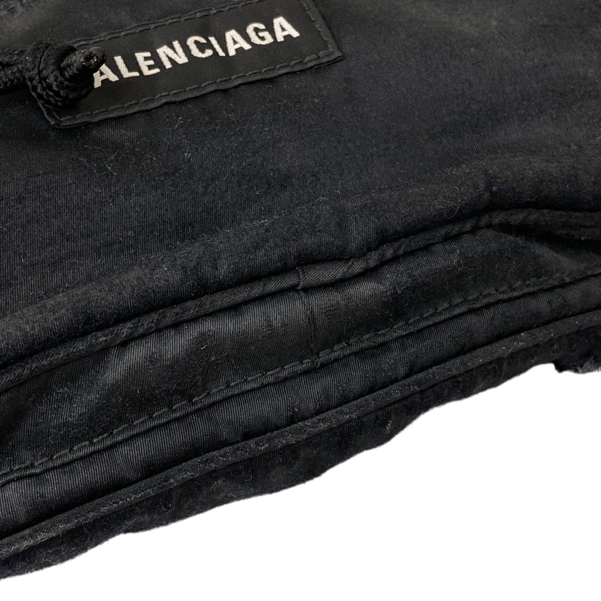 BALENCIAGA(バレンシアガ) EXPLORER ダメージ加工ボディバッグ