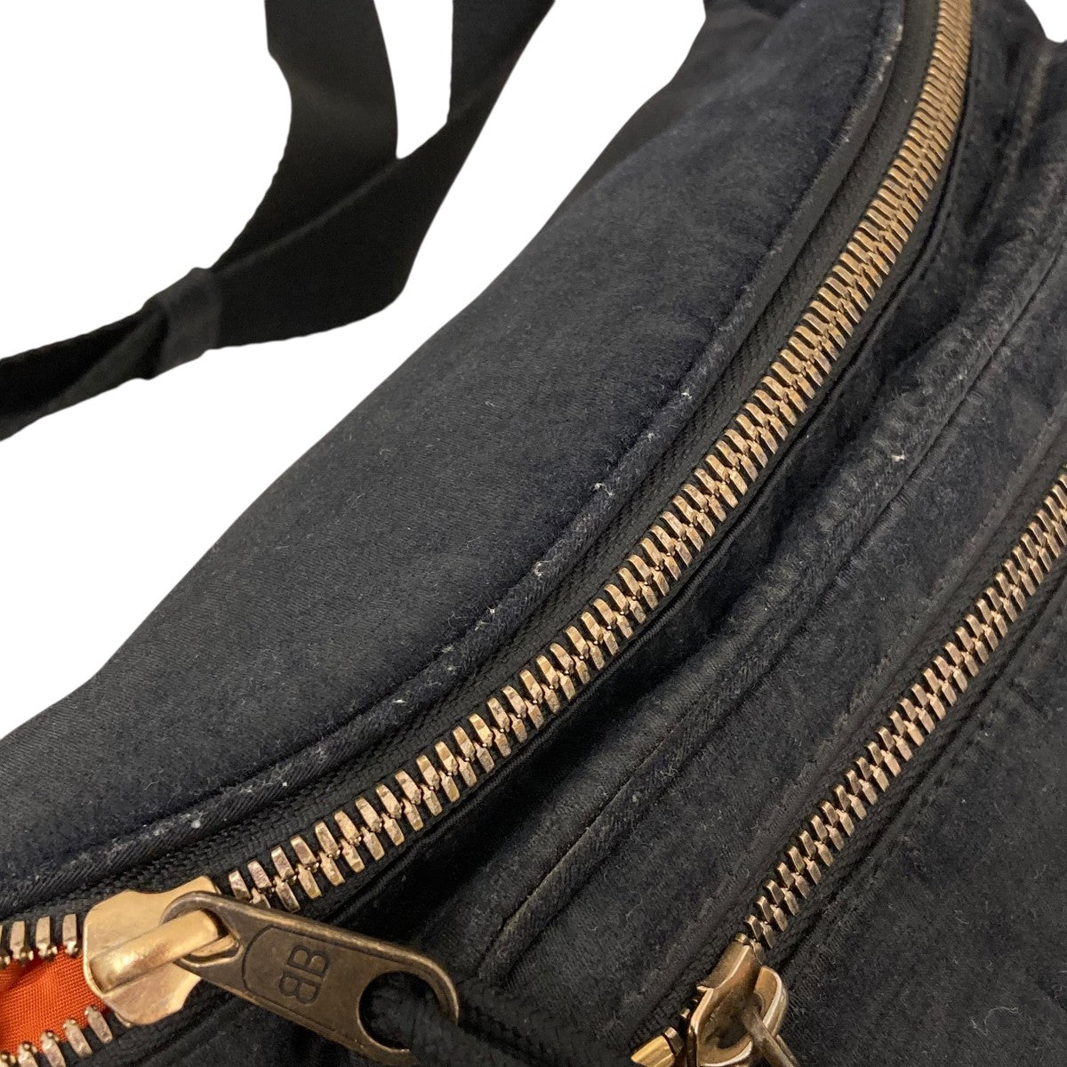 BALENCIAGA EXPLORER ボディバッグ ダメージ加工(ブラック) BALENCIAGA（バレンシアガ） ボディバッグ 529550 1VG87 EXPLORER