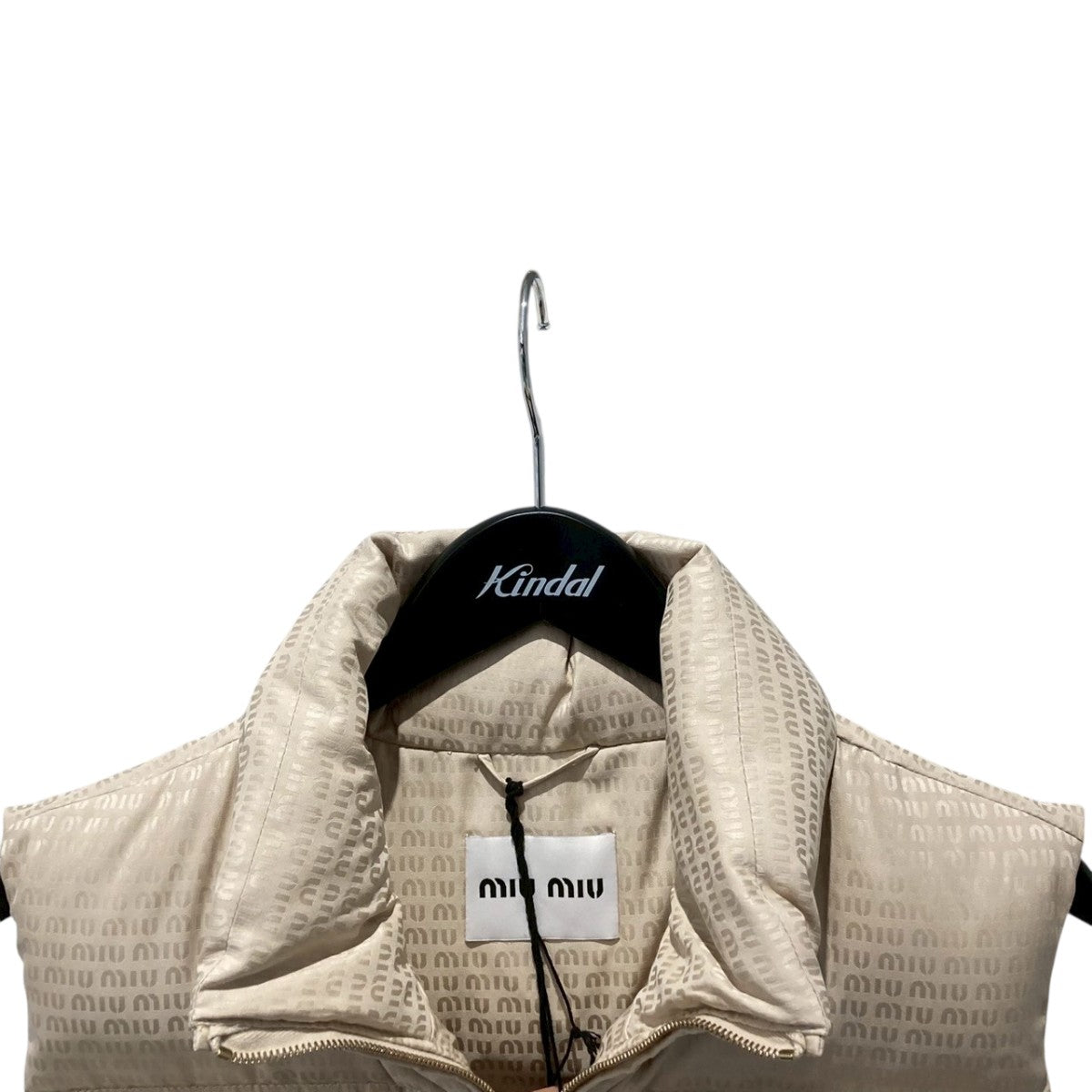 MIU MIU 24AWGoose Down Vest Desert BeigeダウンベストML1070 古着・中古-3枚目のアイテム画像