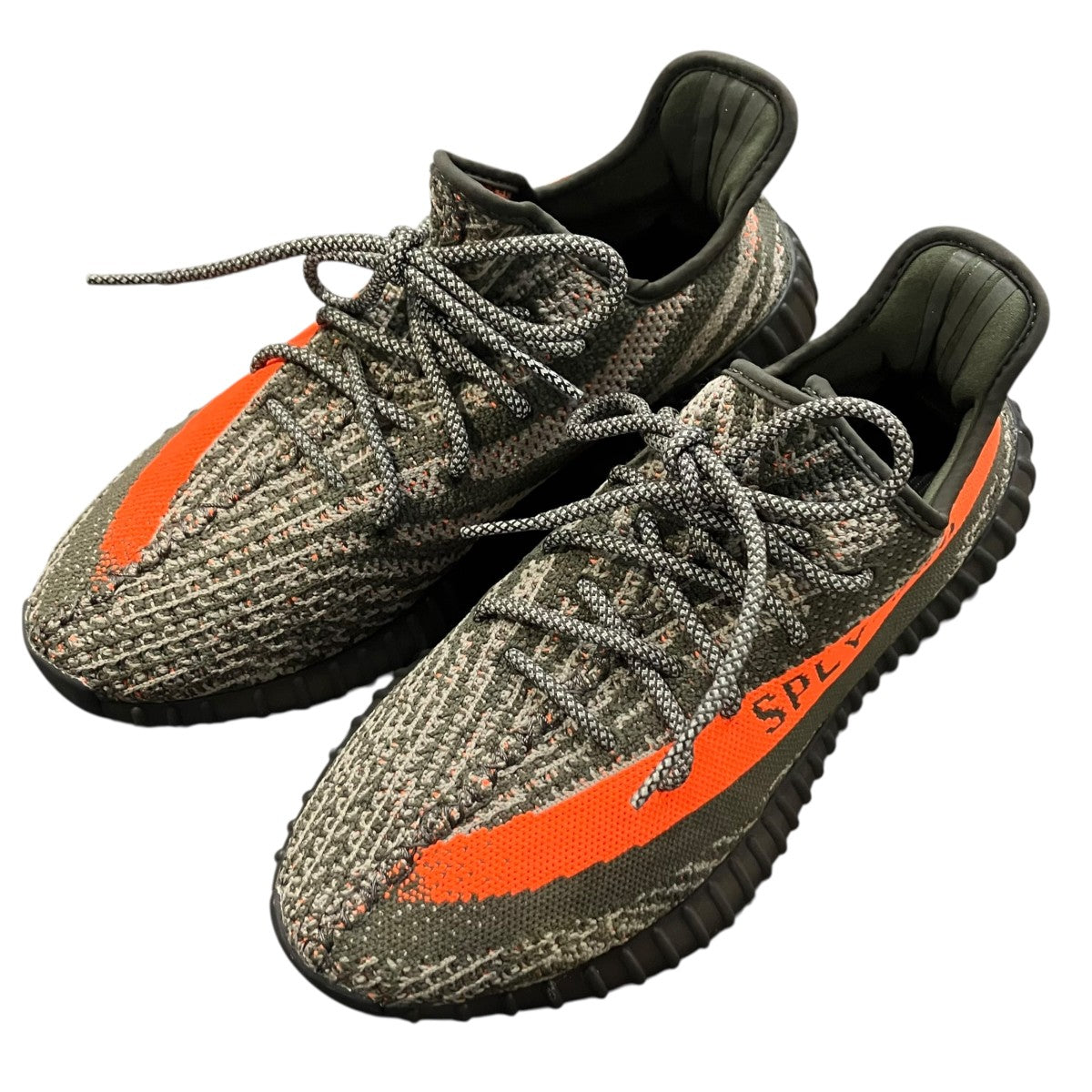 YEEZY Boost 350 V2 Carbon BelugaスニーカーHQ7045
