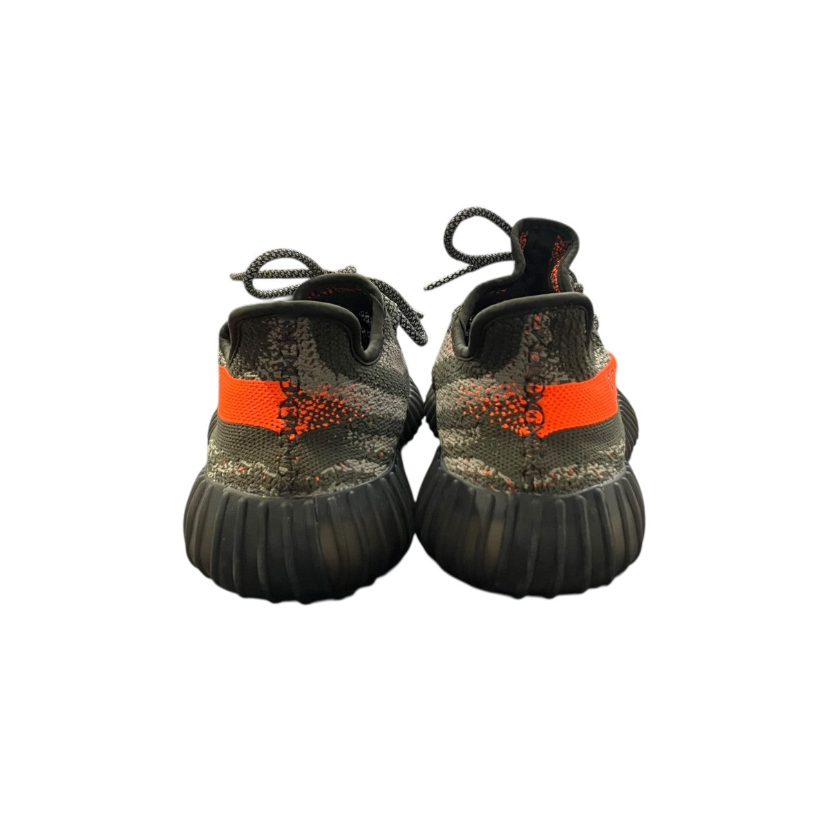 YEEZY Boost 350 V2 Carbon BelugaスニーカーHQ7045