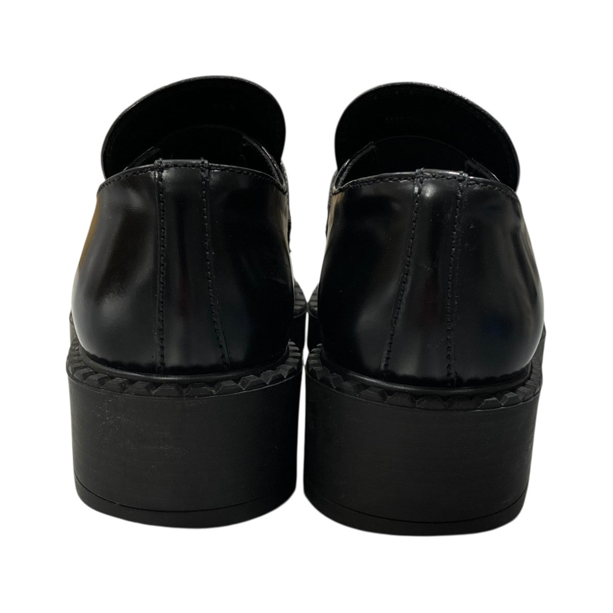 PRADA(プラダ) ブラッシュドレザーローファー トライアングル