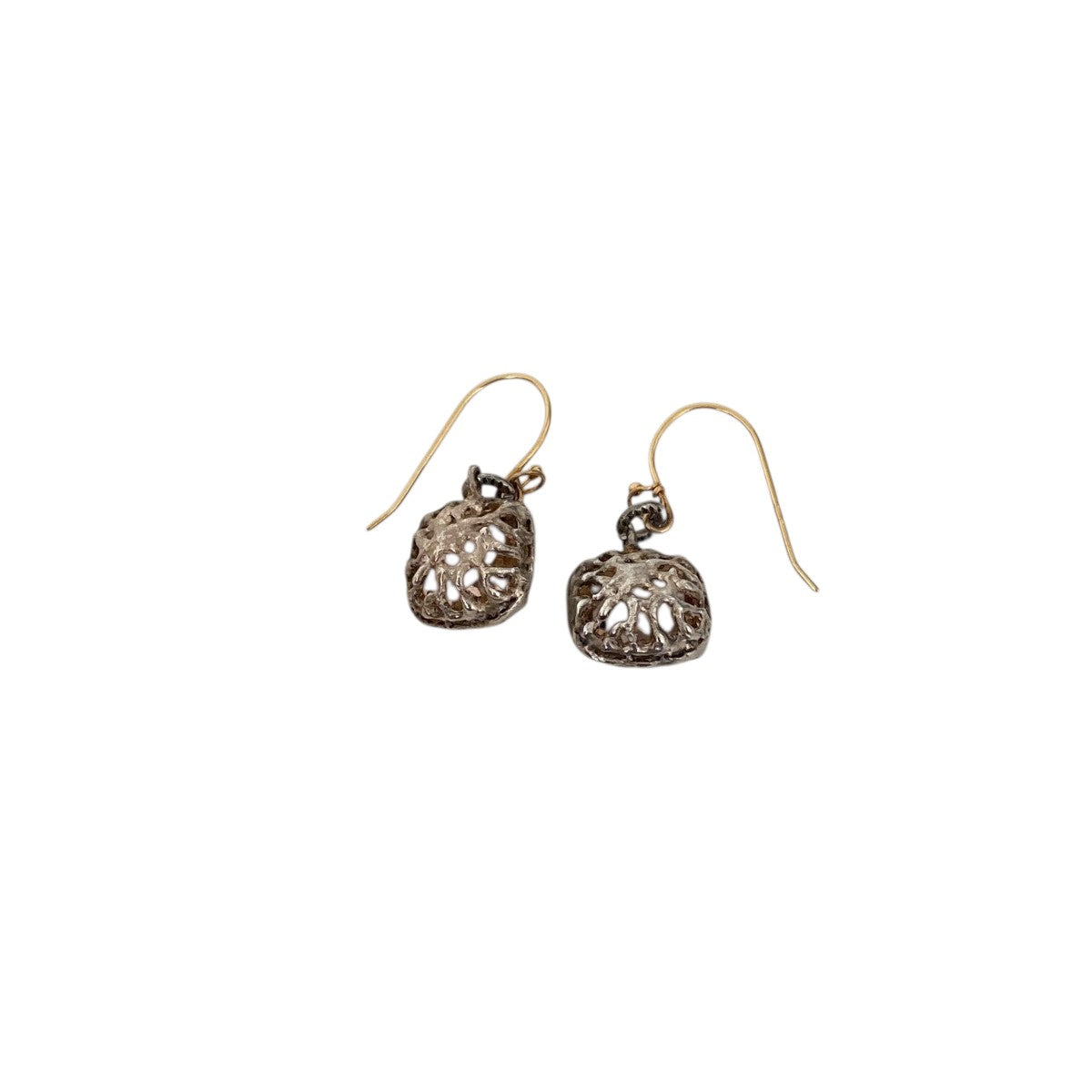 ピアス