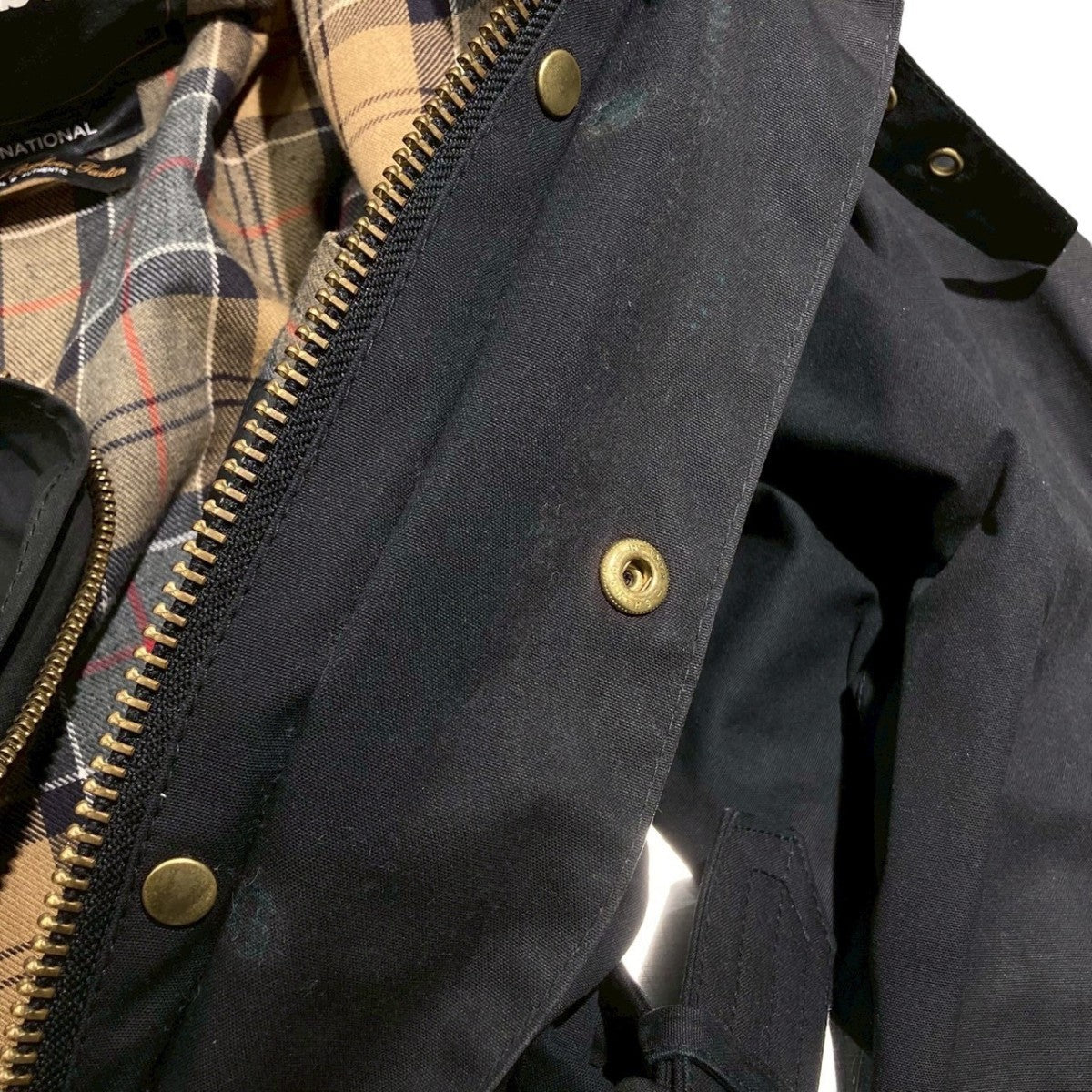 Barbour(バーブァー) INTERNATIONAL ベルト付オイルドジャケット