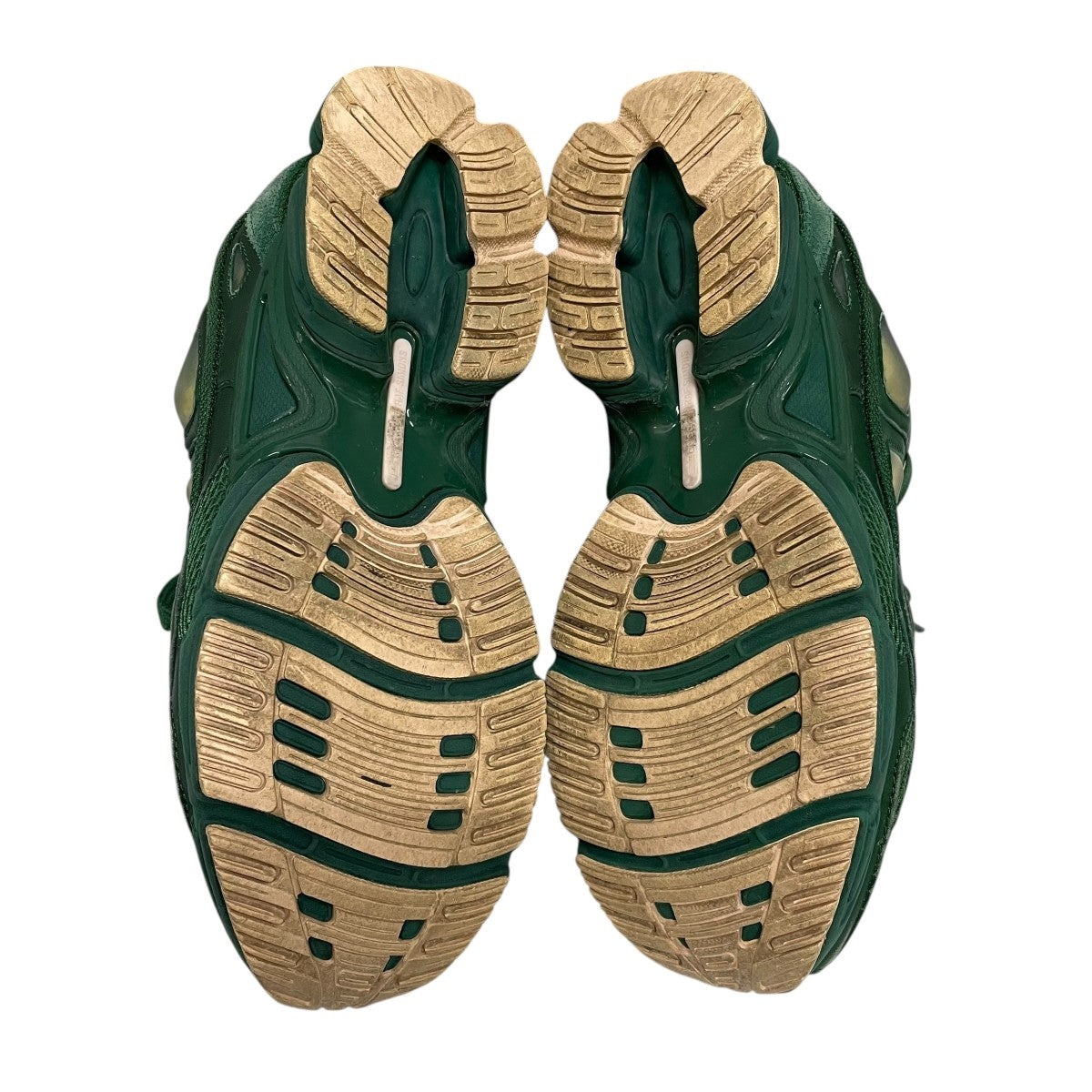 OZWEEGO 2スニーカーAQ2640