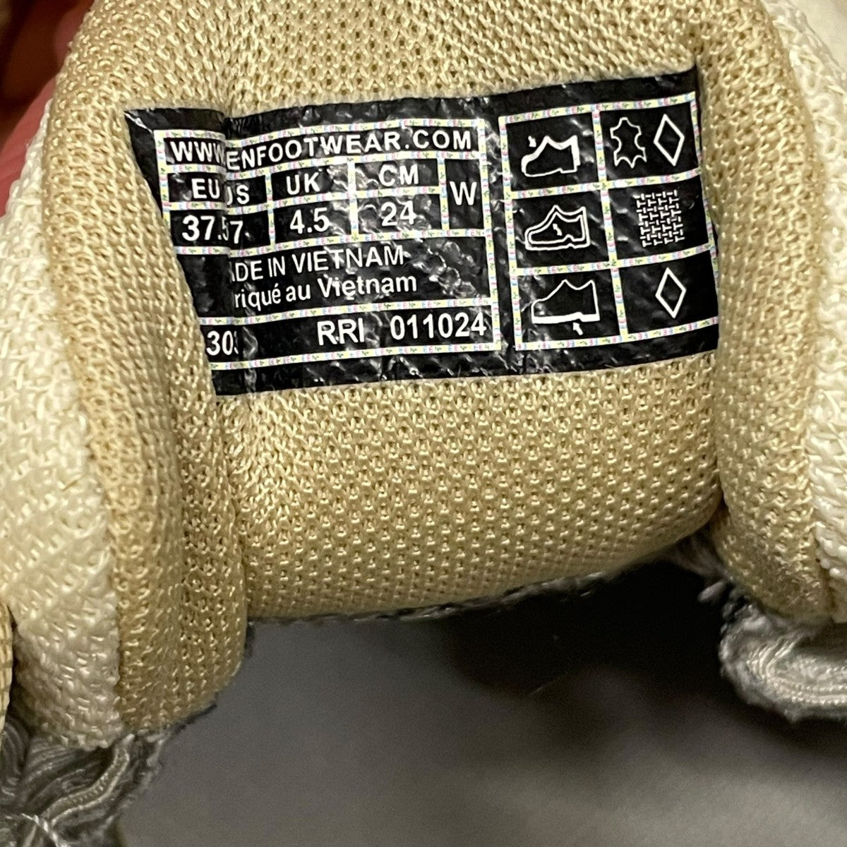 ハイトレイル ウォータープルーフ 防水ハイキングシューズ1030351