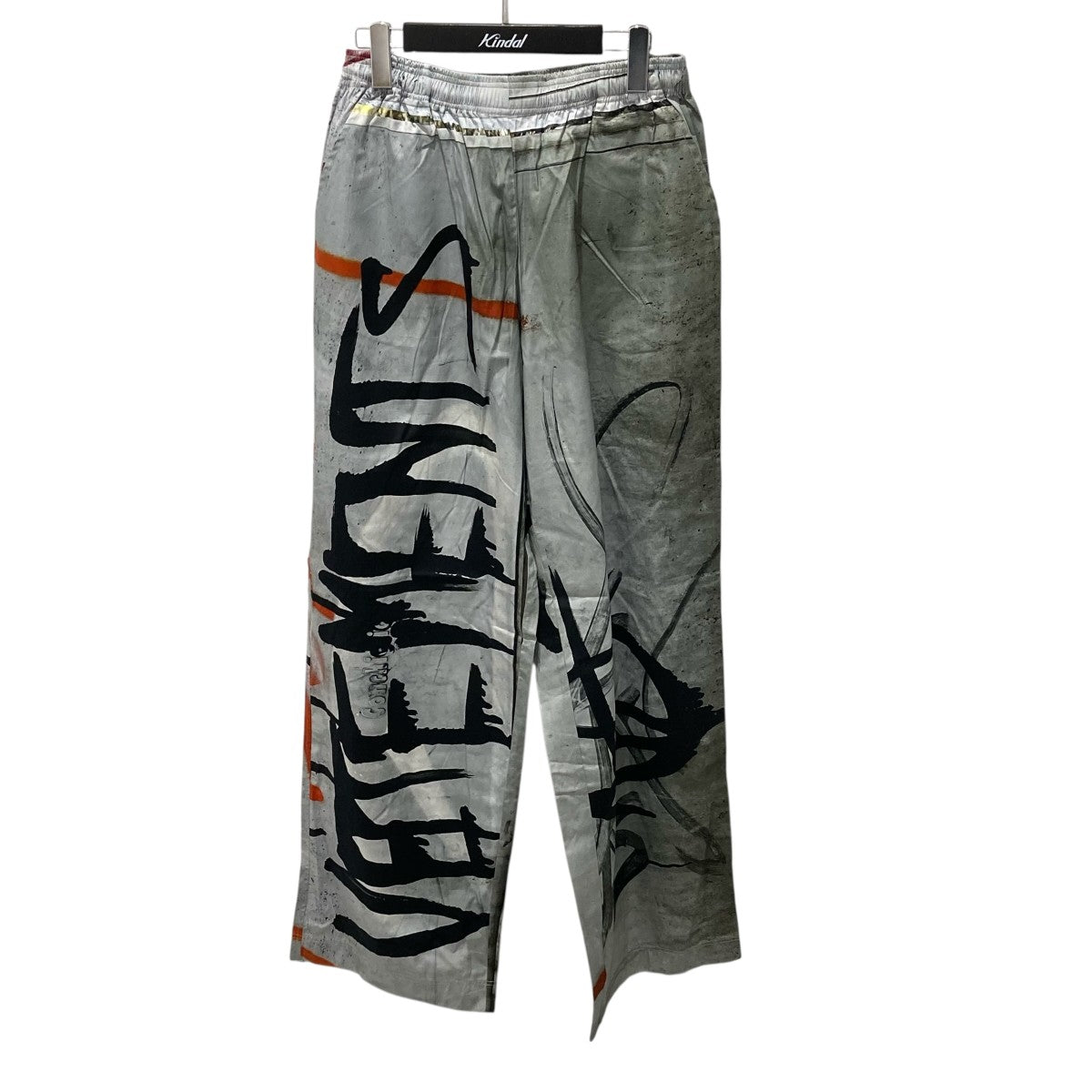 VETEMENTS GAFFITI LOUNGE PANTSイージーパンツUE54PA460G 古着・中古-1枚目のアイテム画像