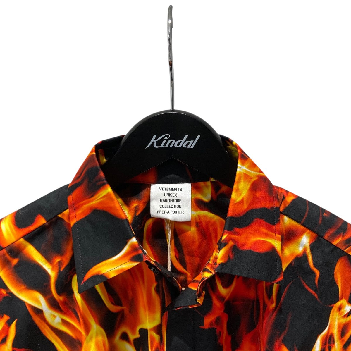 VETEMENTS FIRE SHIRTレギュラーカラーシャツUE54SH360F 古着・中古-3枚目のアイテム画像