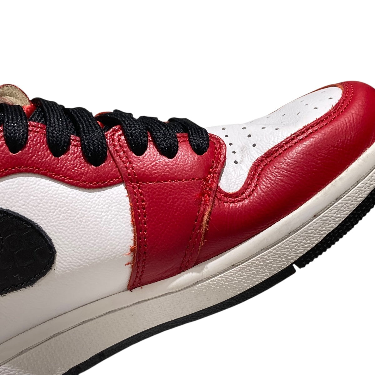 NIKE(ナイキ) Women's Air Jordan 1 High OG Satin Redハイカット