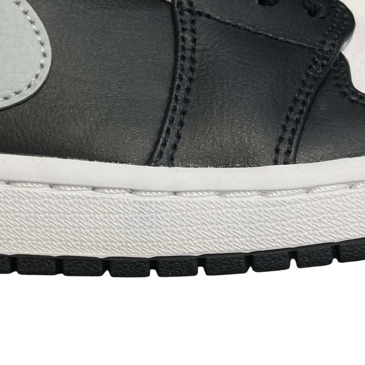 AIR JORDAN 1 MID WHITE SHADOWエアジョーダン1 ミッド スニーカー554724-073
