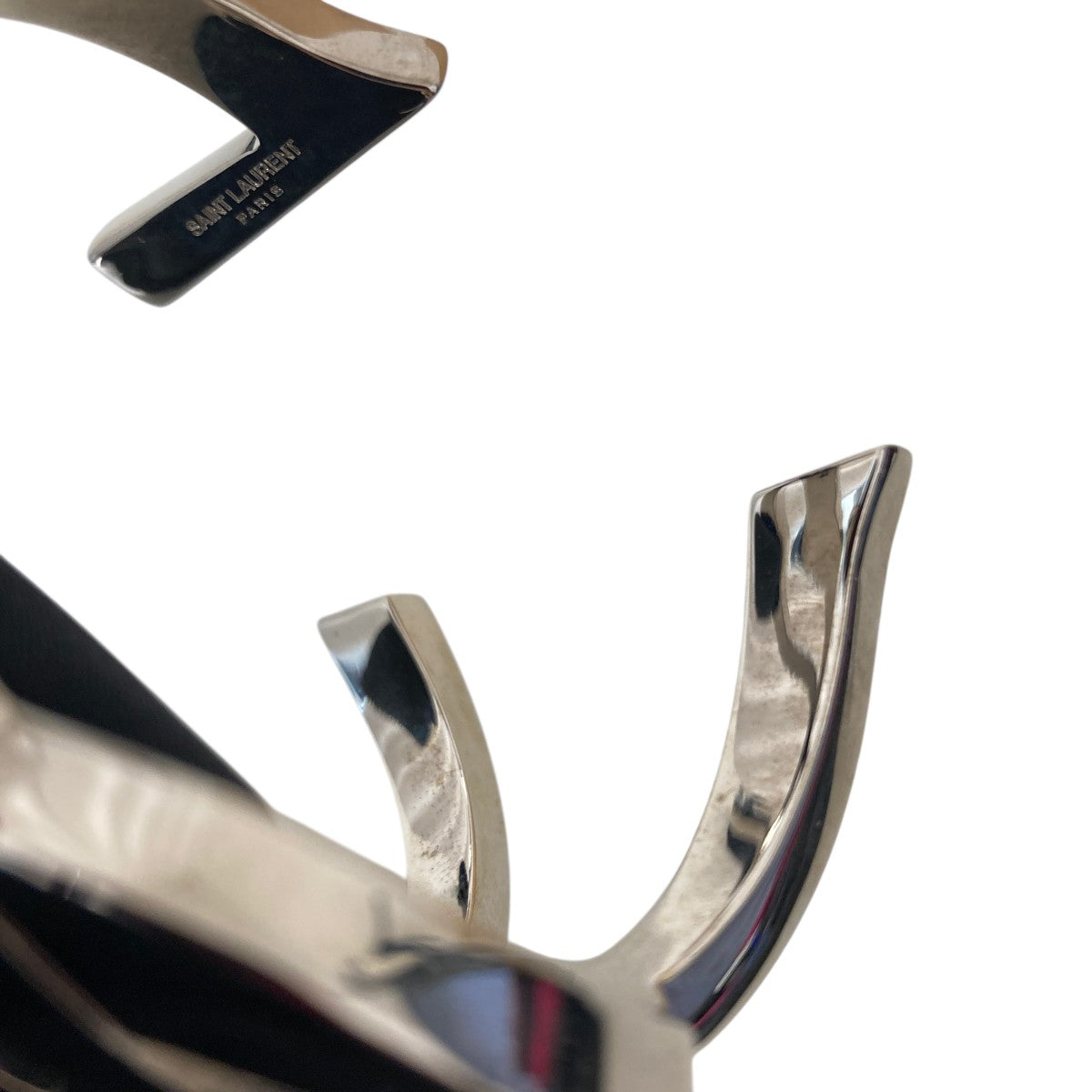 Yves Saint Laurent(イヴサンローラン) カサンドラロゴ YSLロゴ