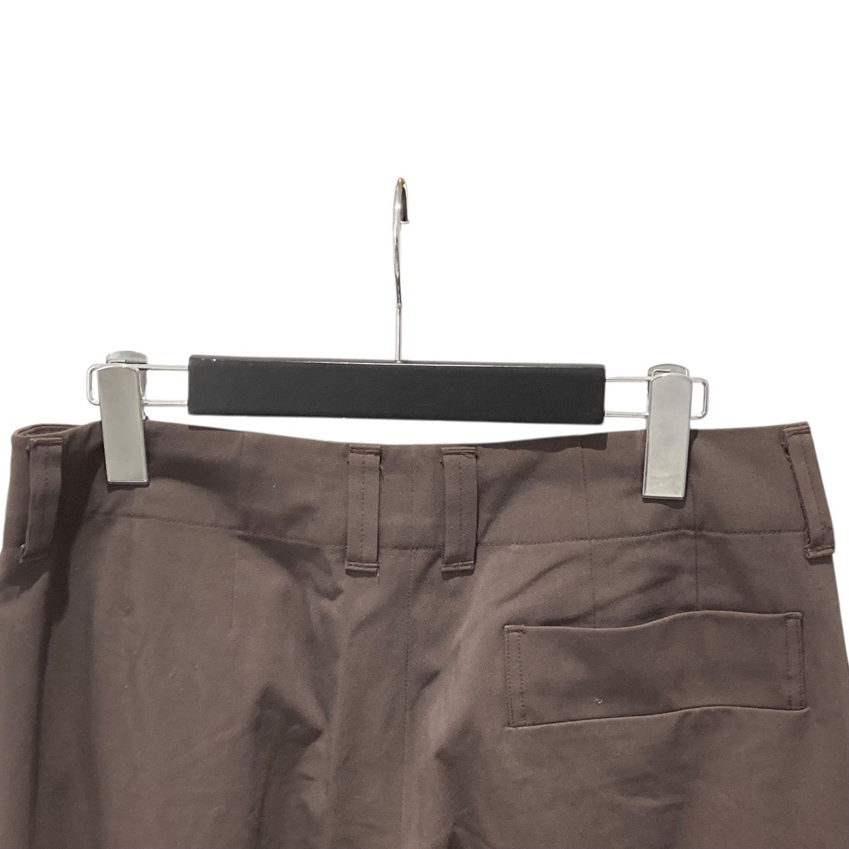 タックパンツ