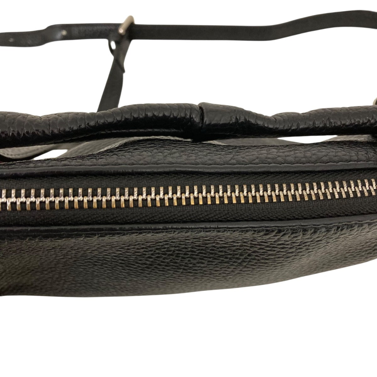 レザーハーフムーンチェーンショルダーバッグ