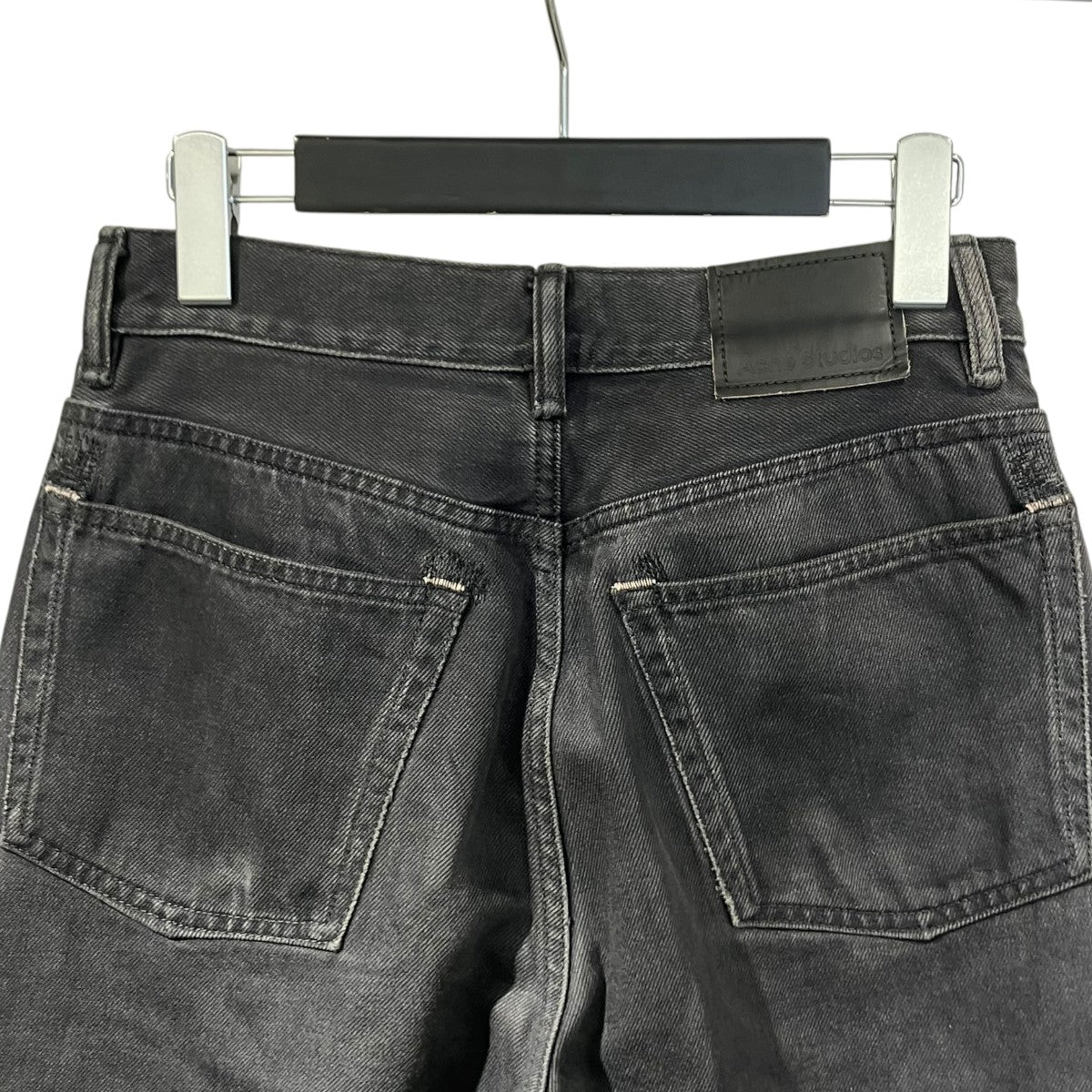 ACNE STUDIOS LOOSE FIT JEANS 2021F Faded Black 裾ダメージブラックデニム 古着・中古-6枚目のアイテム画像