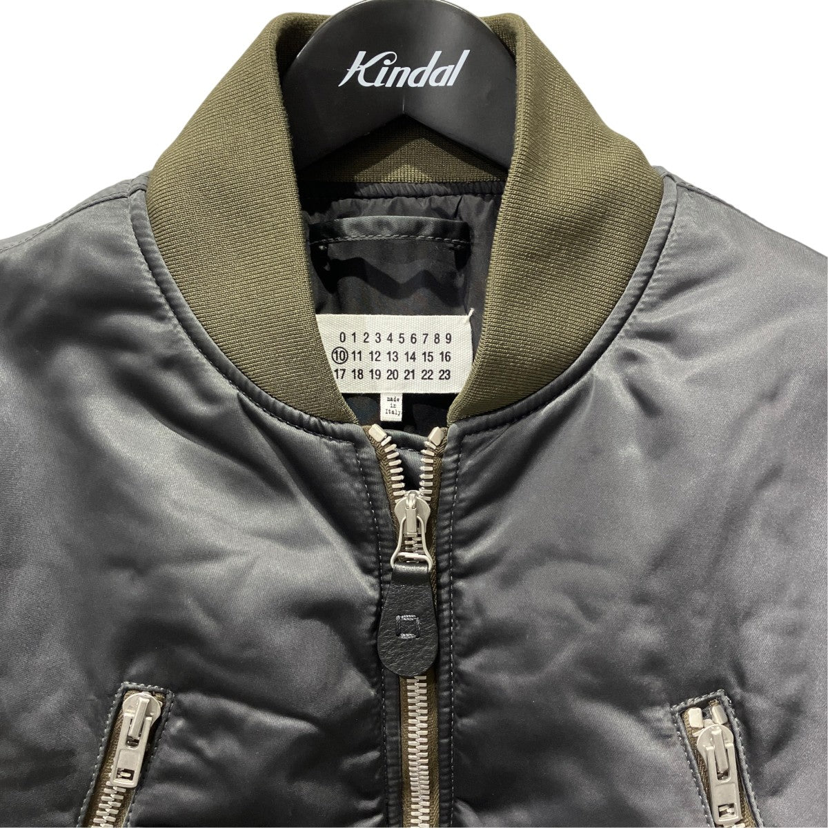 Classic bomber jacketブルゾンs50am0409