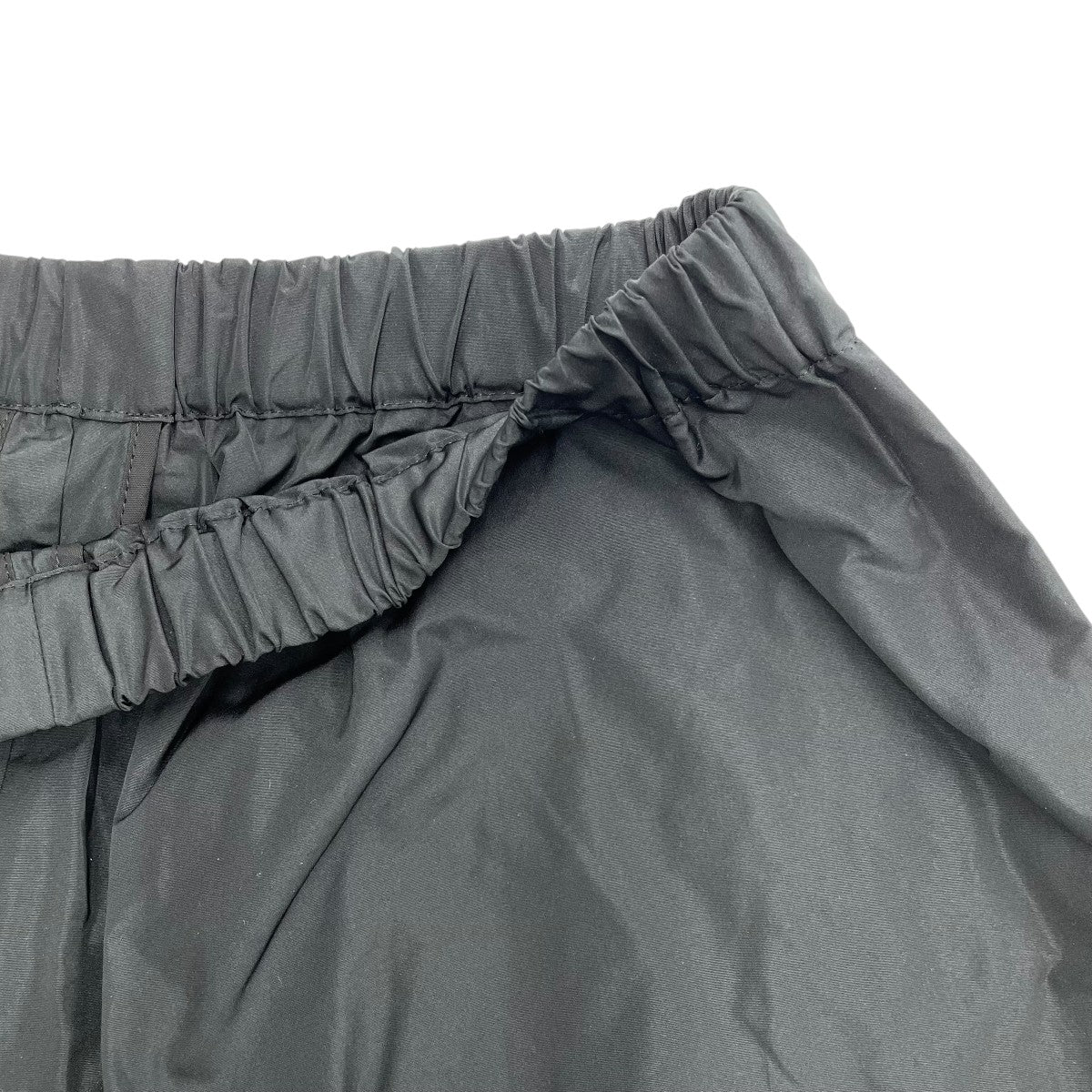 LOEFF グロッシー タフタ クロップドパンツ8814-2-990184 古着・中古-3枚目のアイテム画像