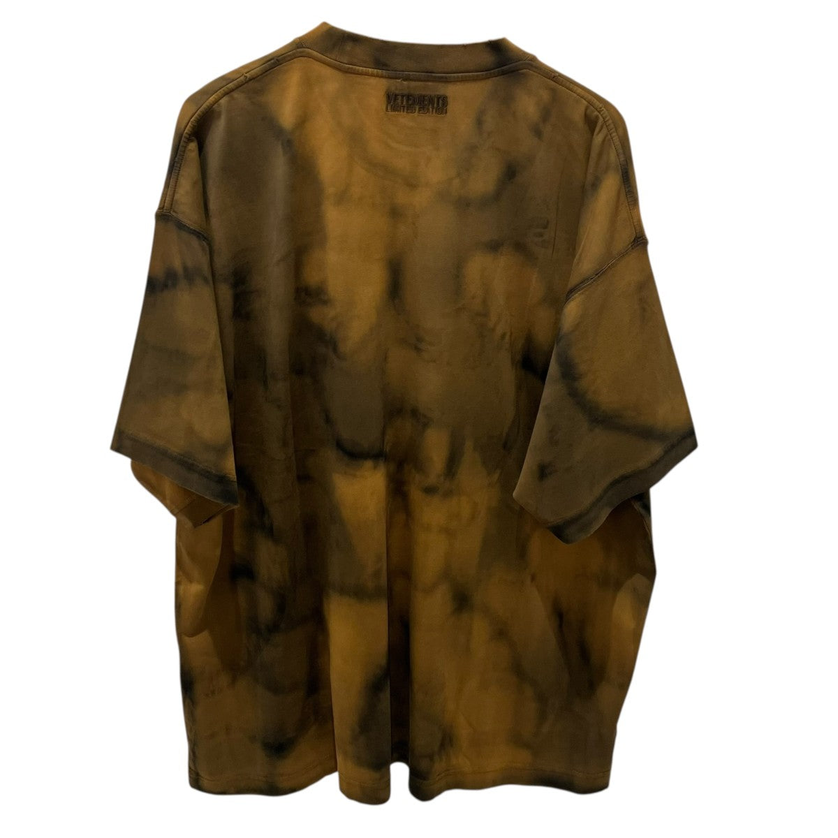 VETEMENTS 23SSOVERBLEACHED T-SHIRTTシャツUE63TR160B 古着・中古-2枚目のアイテム画像