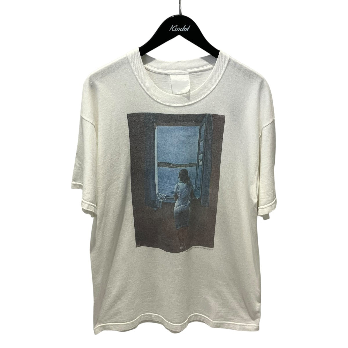 VINTAGE 00sSALVADOR DALI GIRL AT WINDOW ART TEETシャツ 古着・中古-1枚目のアイテム画像