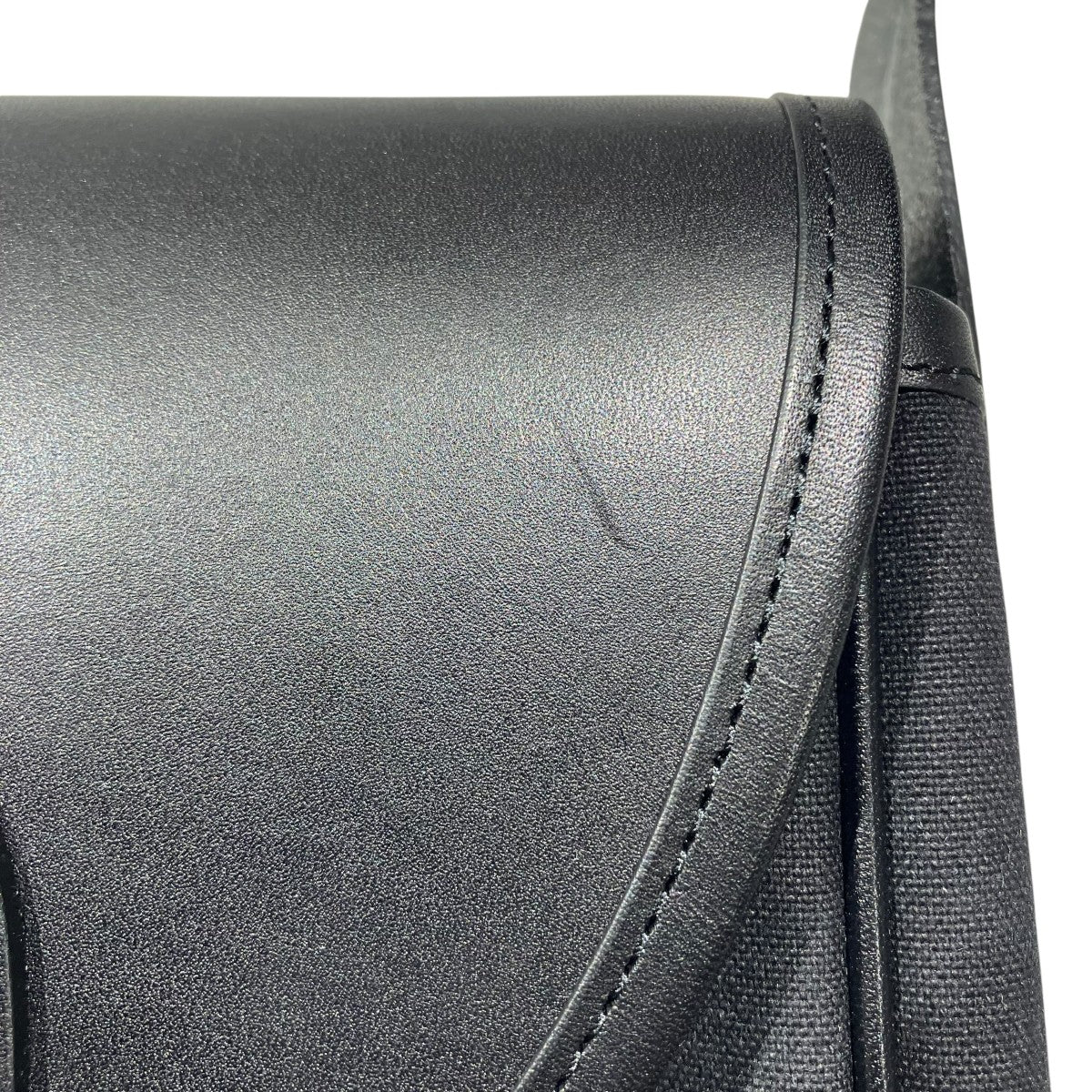 SMOOTH LEATHERショルダーバッグ