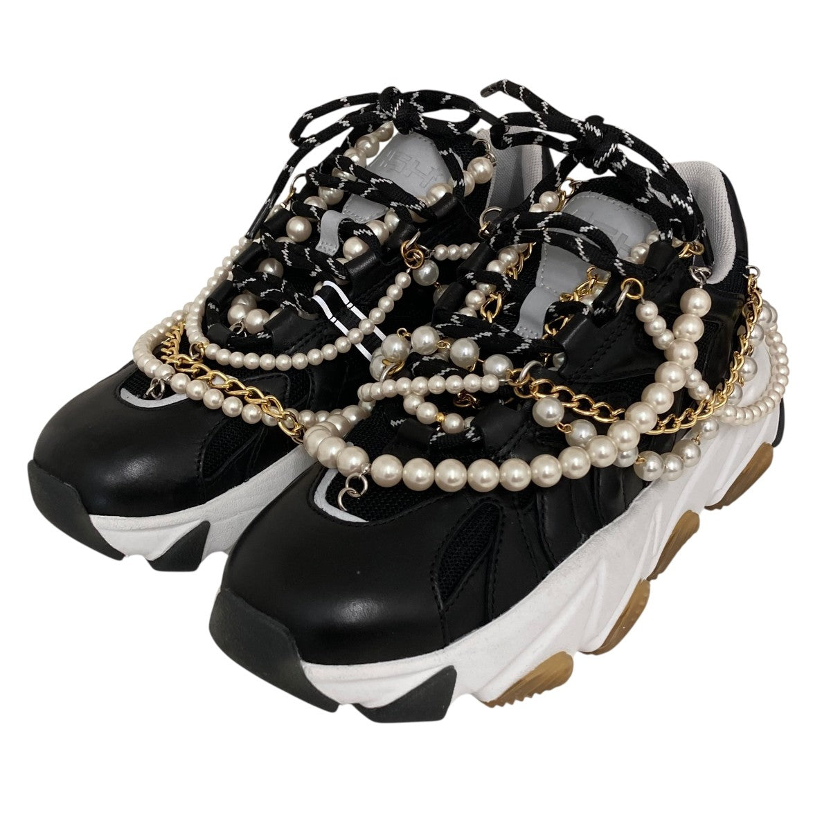 Pearl Sneaker Is Embracedスニーカー