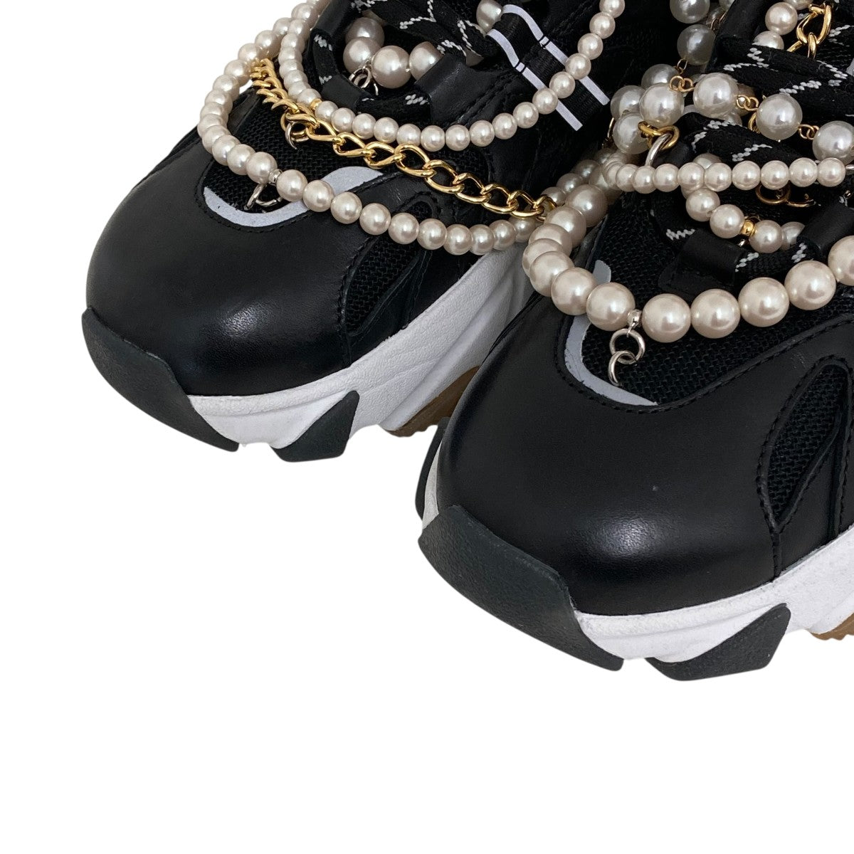 Pearl Sneaker Is Embracedスニーカー