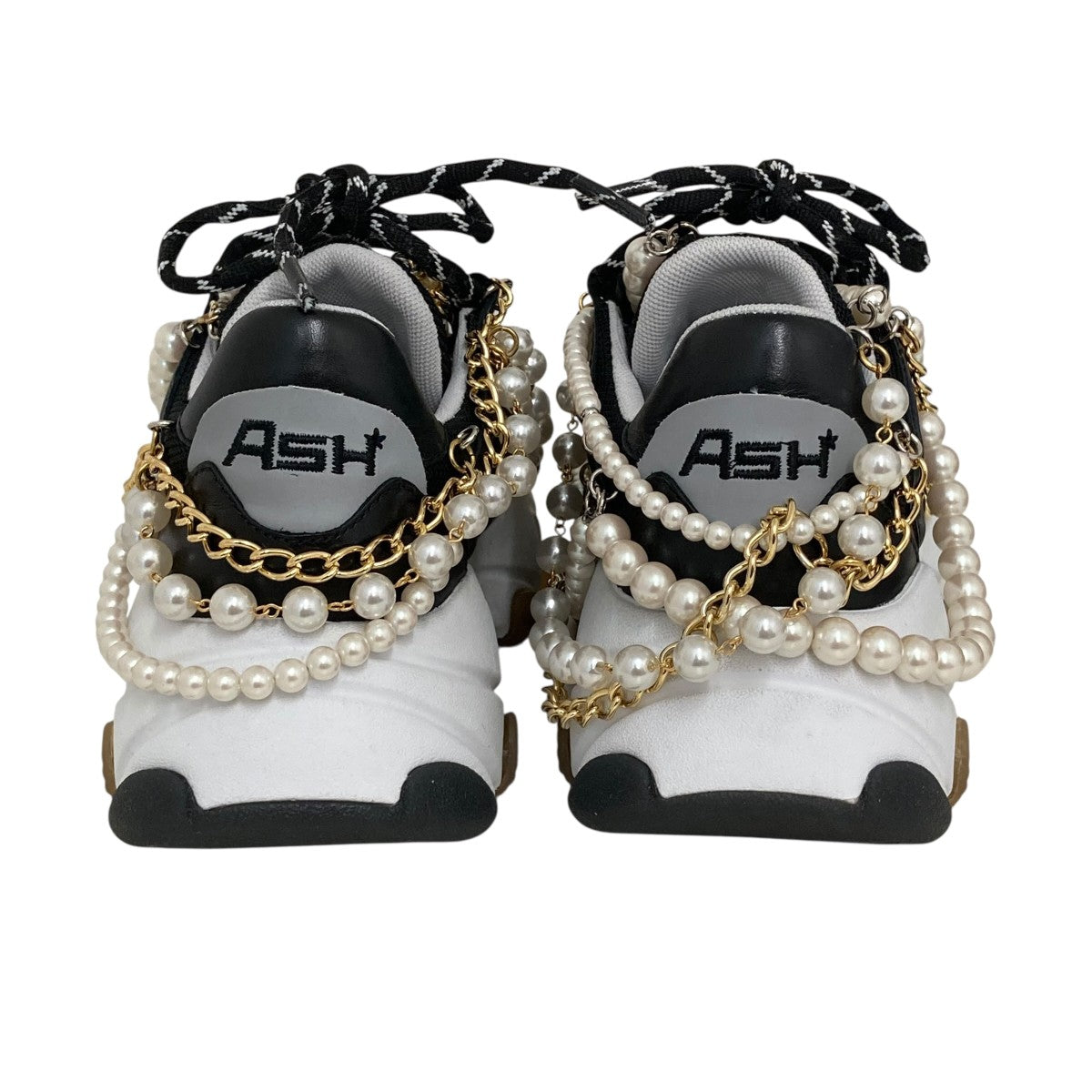 Pearl Sneaker Is Embracedスニーカー