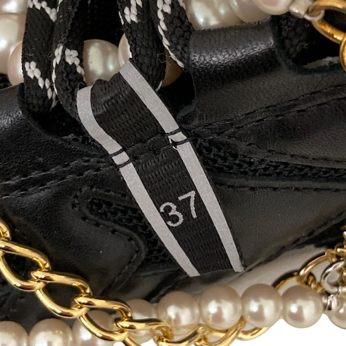 Pearl Sneaker Is Embracedスニーカー