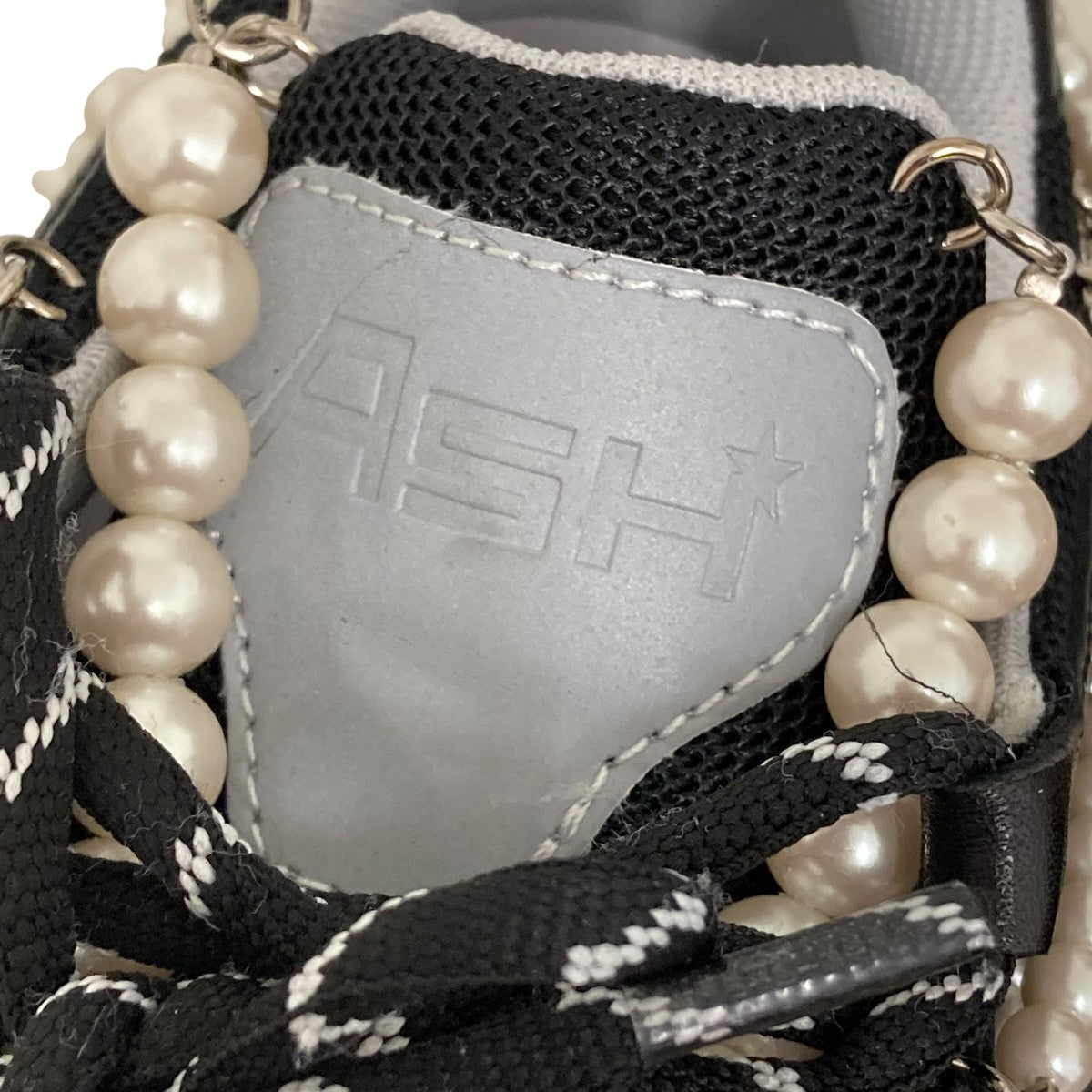Pearl Sneaker Is Embracedスニーカー