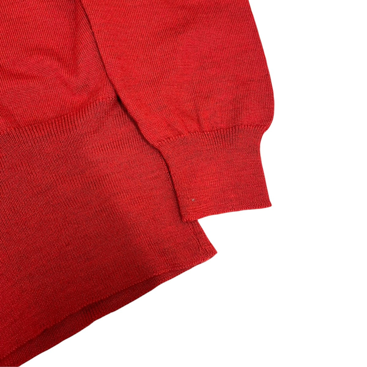 オーブ刺繍 WOOL VNECK KNITVネックニット