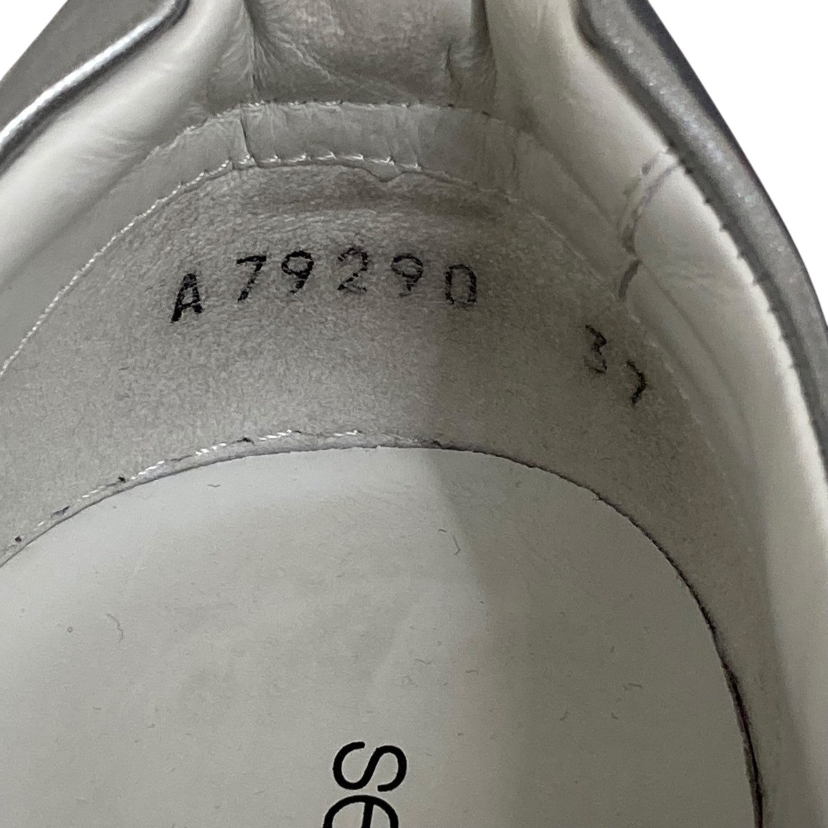 スニーカーA79290