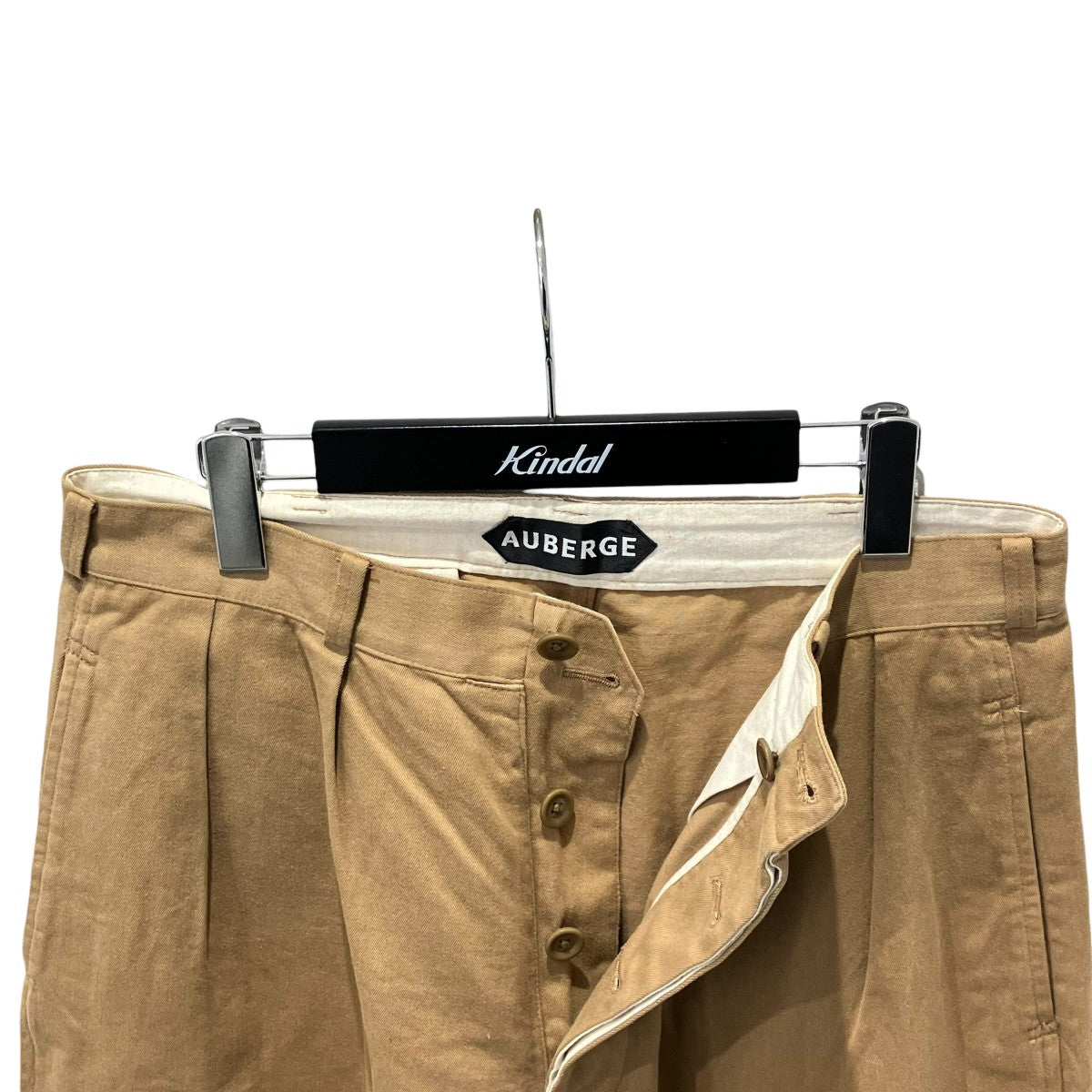 タックパンツ