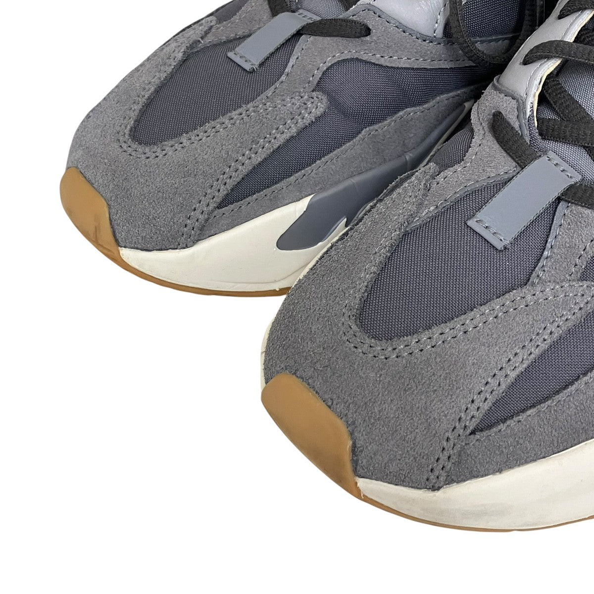 YEEZY BOOST 700 MAGNETスニーカーFV9922