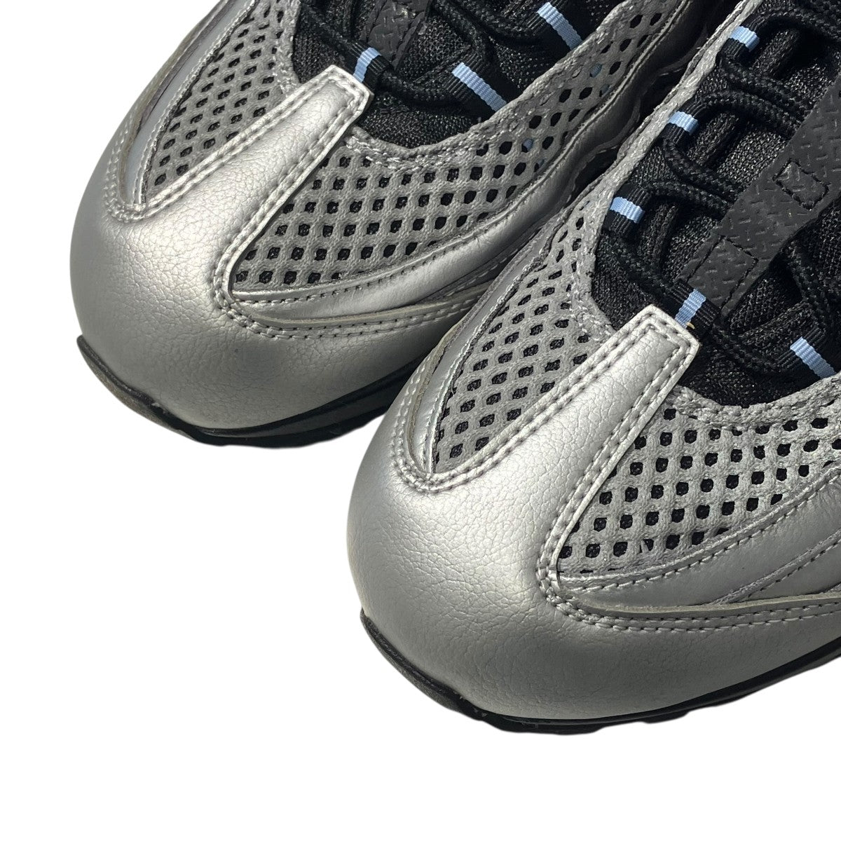 Metallic Silver and AluminumスニーカーIQ7708-095