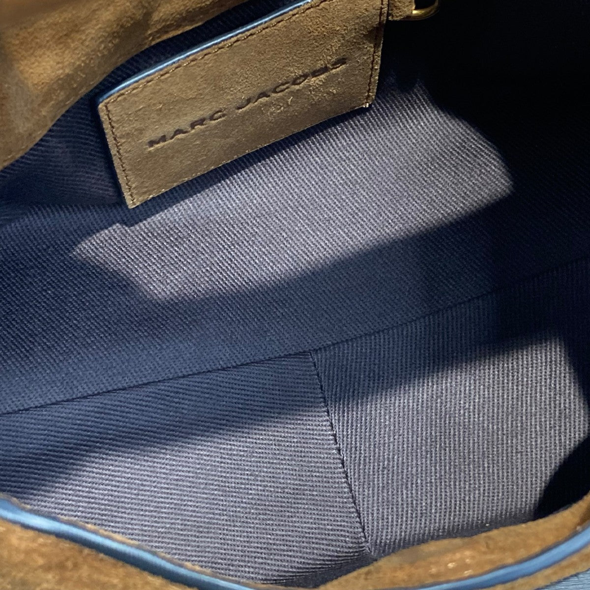 25AWThe Suede Mini Sackハンドバッグ