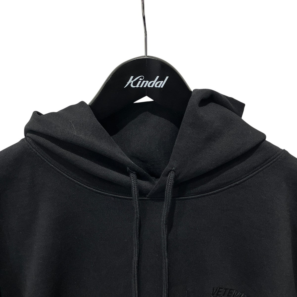 Black hoodie with logo embroideryフーディーUA53HD260B